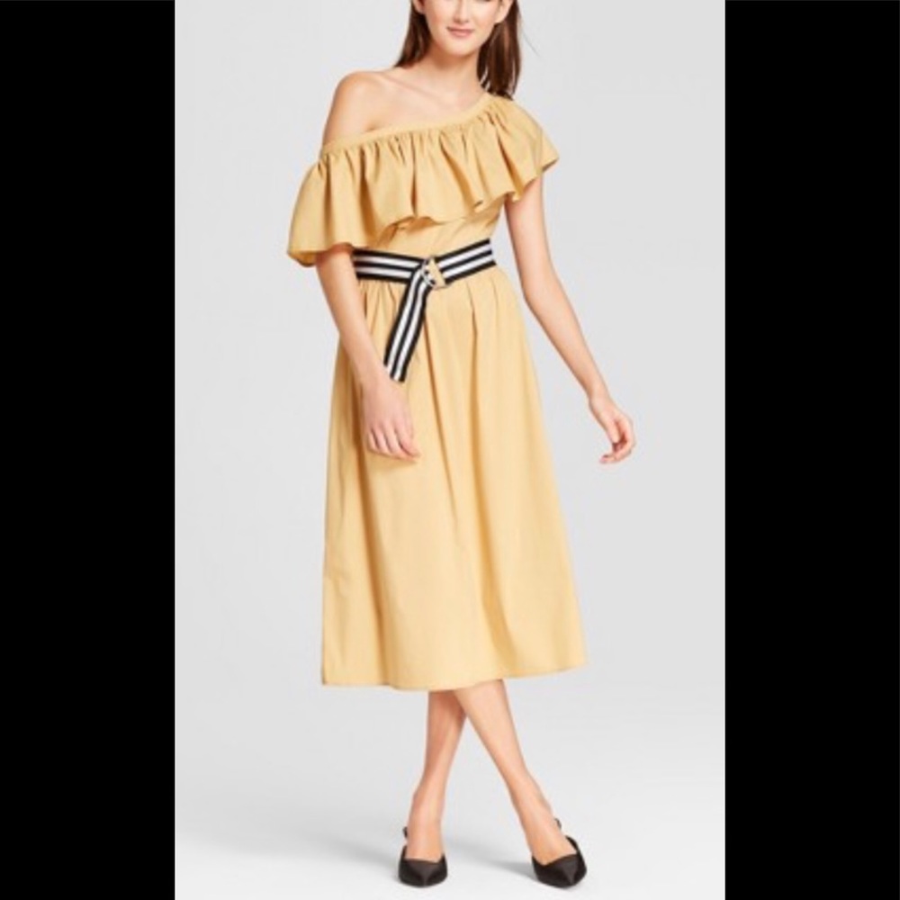 Off the shoulder “who what wear” dress